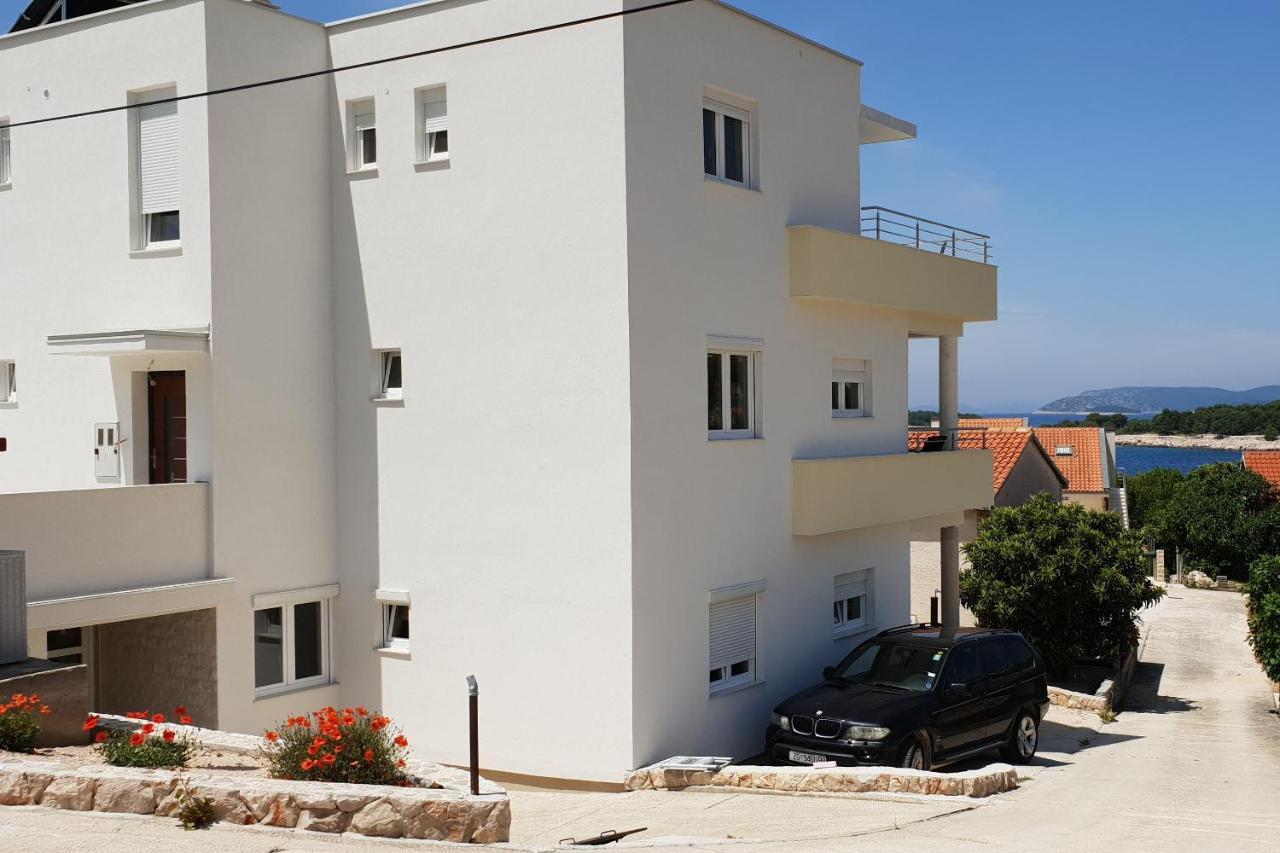 Apartments By The Sea Bilo, Primosten - 14601 Exterior foto