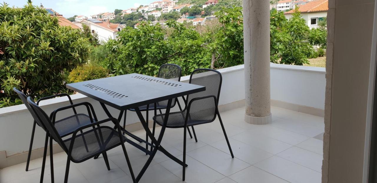 Apartments By The Sea Bilo, Primosten - 14601 Exterior foto